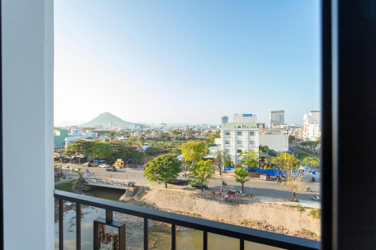 ホテル La Casa トゥイホア エクステリア 写真